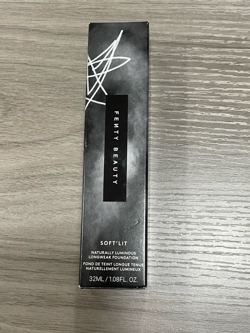 Fenty Beauty Soft Lit longwear Foundation Colour: 210